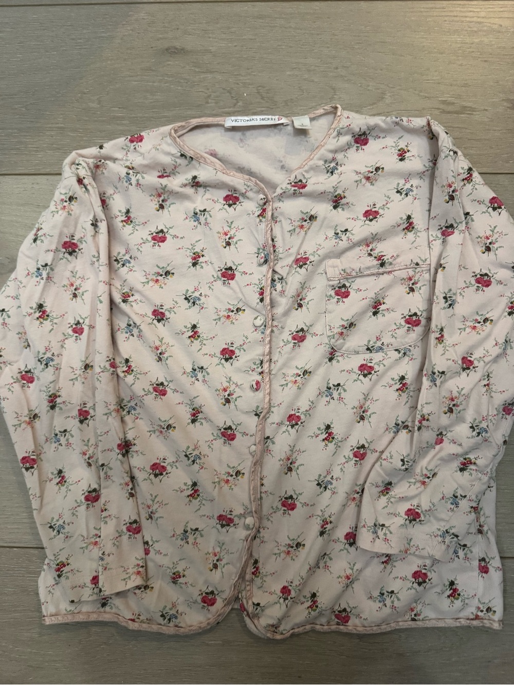 Vintage 1998- S-Victoria's Secret Pink Floral Button-Up Sleep Top